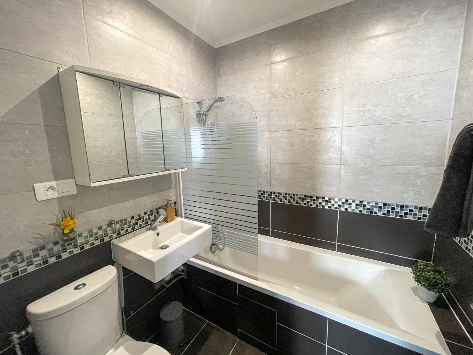 Superbe Appartement-Sauna-Cinema-Parking-Gare Amiens Dış mekan fotoğraf